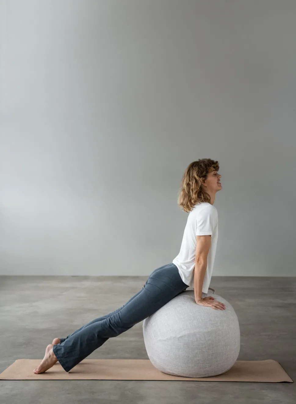 Balanseball beige - 65x65x65 cm