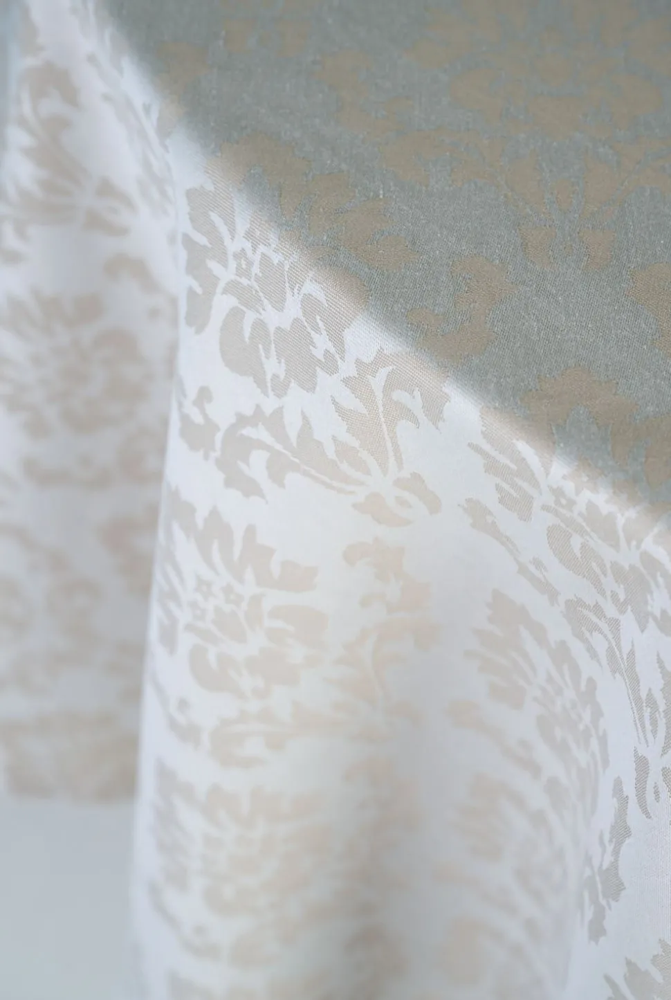 Belagt duk beige - 140x250 cm