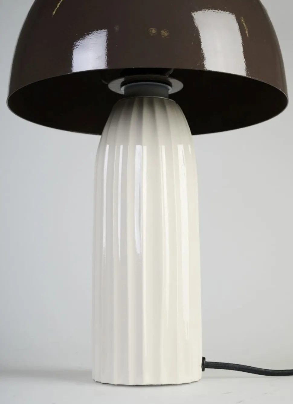 Bordlampe brun - 24x24x37 cm