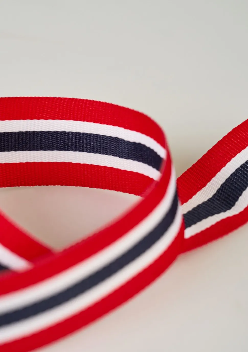 Dekorbånd multi rød - 2,9cm x 3m