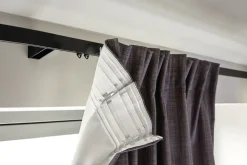 Gardinskinne svart - 200 cm