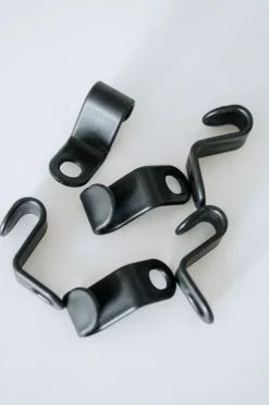 Henger svart - 2x5 cm