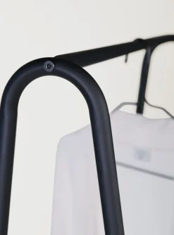 Klesstativ svart - 60x45x152 cm
