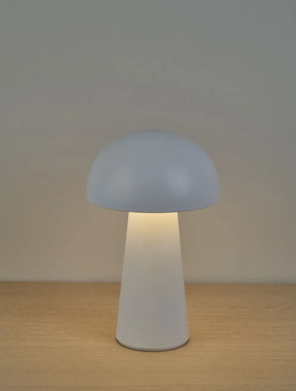 Led lampe hvit - 21,5 cm ø13,7