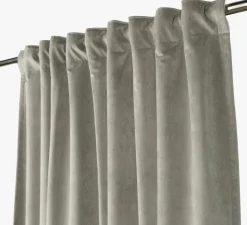 Lysdempende gardin grønn - 140x160 cm