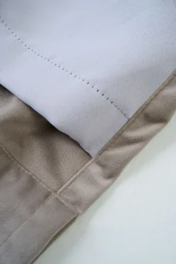 Lysdempende gardin taupe - 140x160 cm
