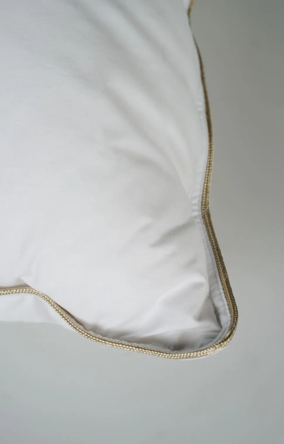 Medium dunpute hvit - 50x70 cm