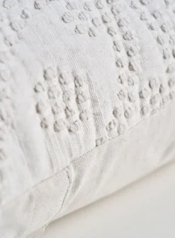 Pynteputetrekk offwhite - 60x60 cm