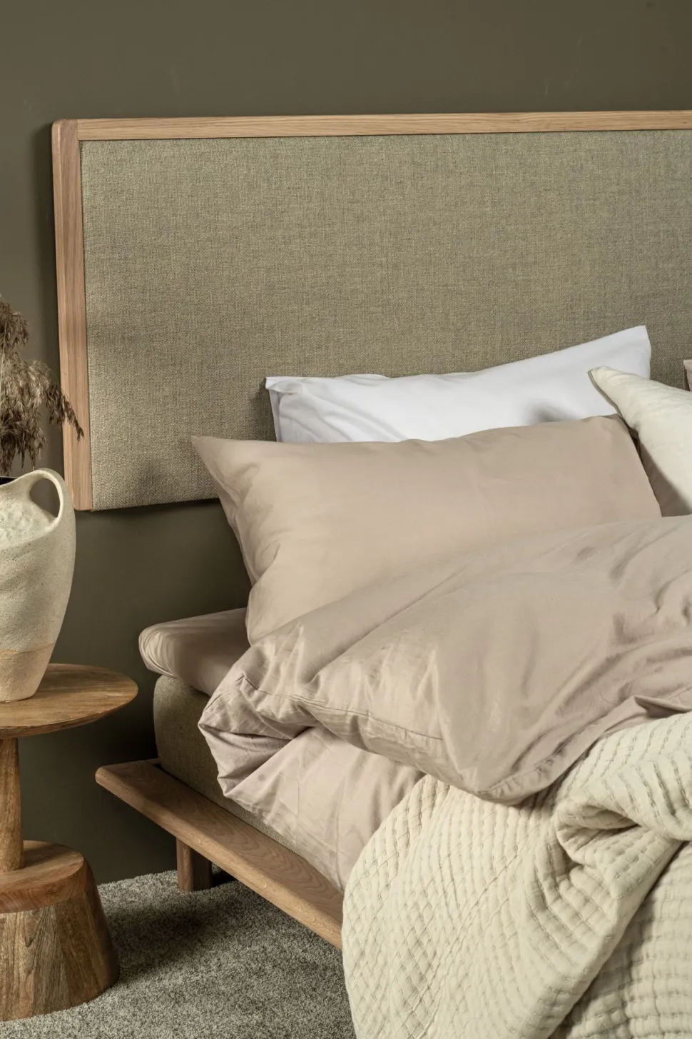 Seng hvitoljet eik beige - 180x200 cm